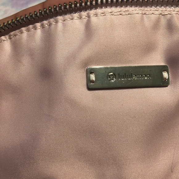 Lululemon - Picture 4 of 9